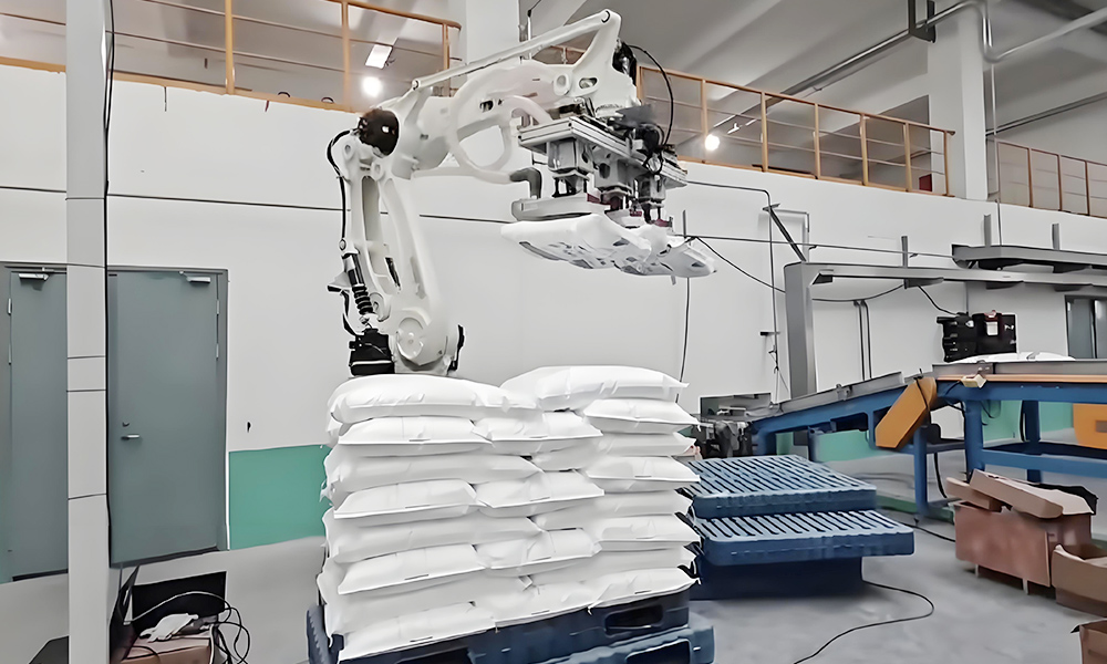 Robot arms working in factory